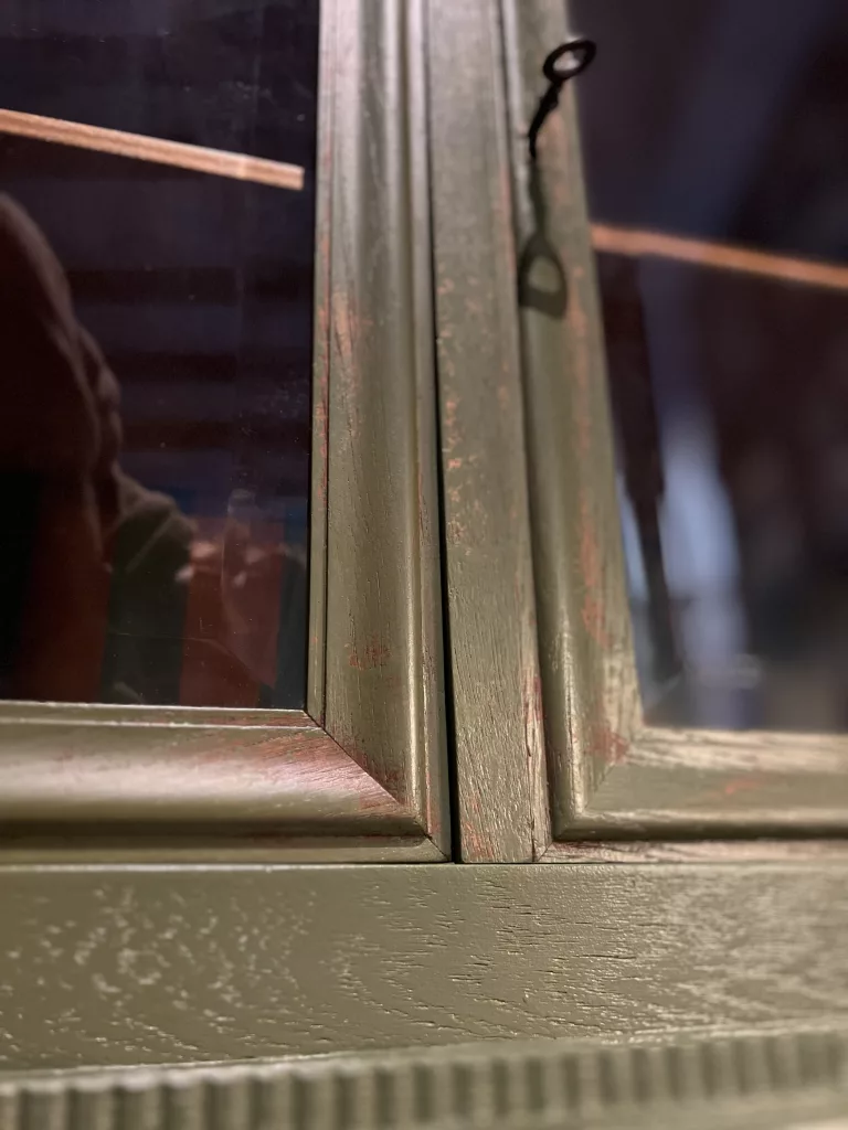 Detail: Türkante und Schlüssel im Profil