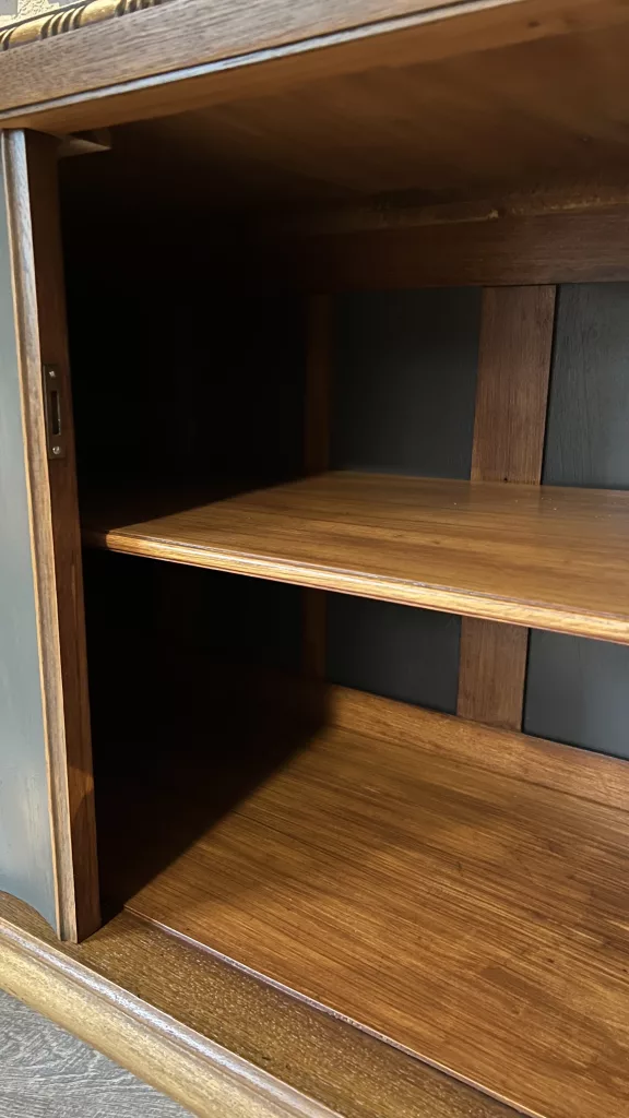 Blick in Ulfs Inneres mit Einlegeboden
