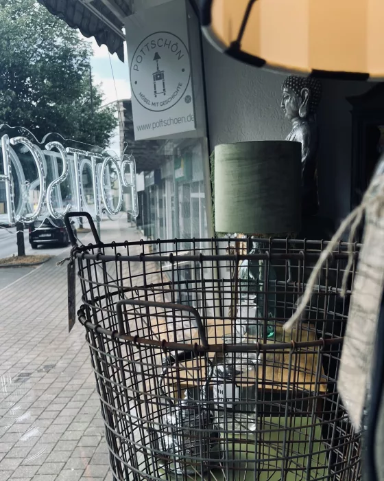 Ladengeschäft von Pottschön an der Hauptstraße in Hemer, von außen